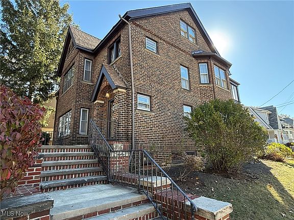 2nd image of 15735 Clifton Blvd