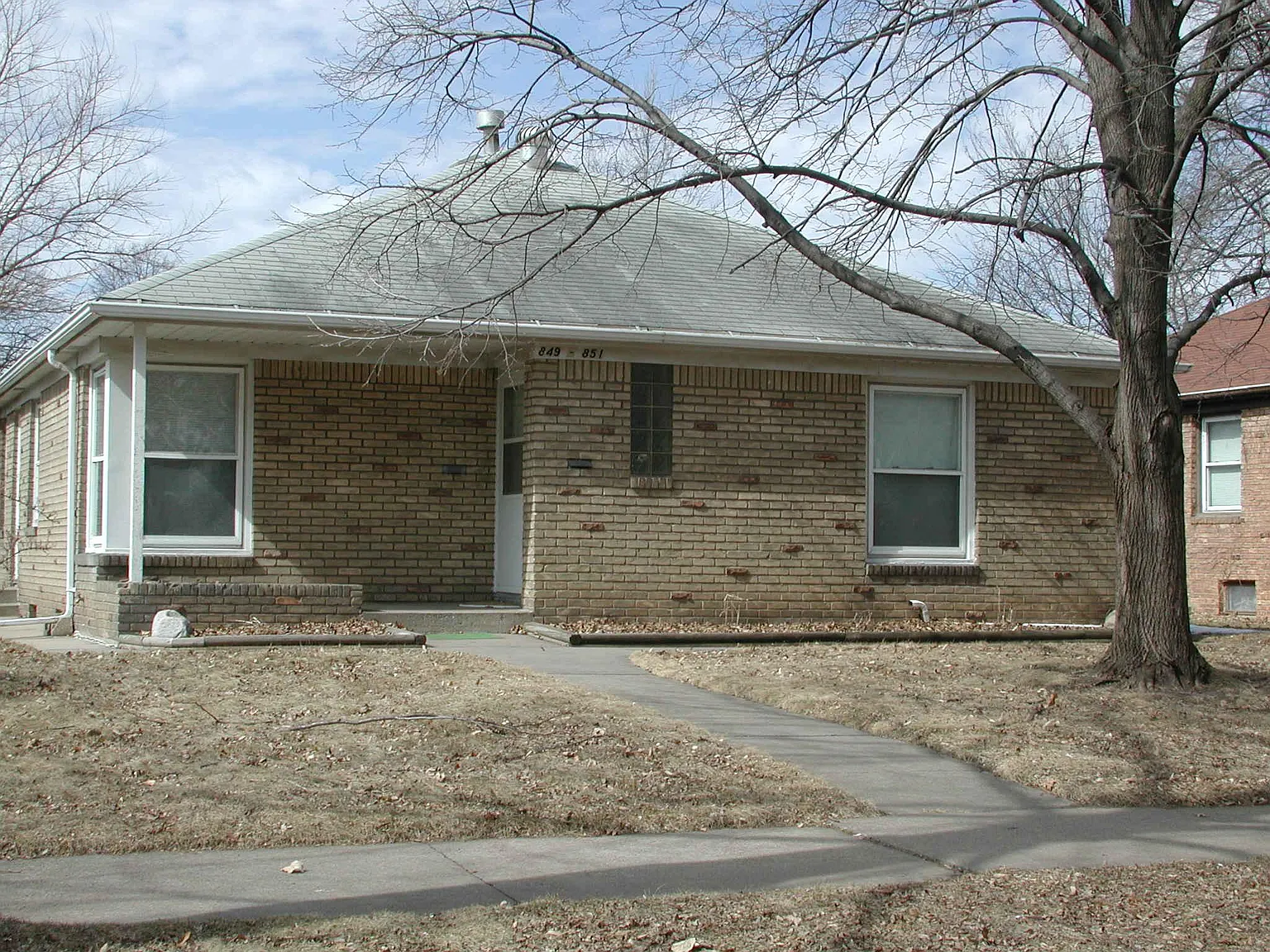 2 bed, $1,000 — Photo 1