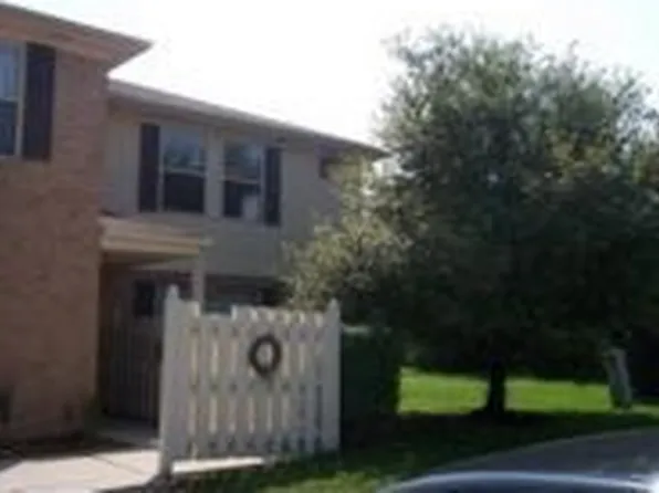 61165 Greenwood Dr #1, South Lyon, MI 48178