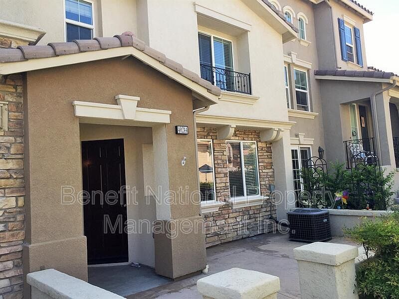 1st image of 40244 Rosewell Ct