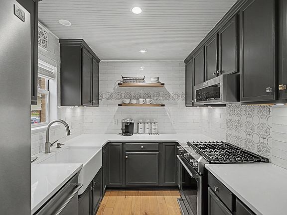 2nd image of 2317 Kennedy Ct