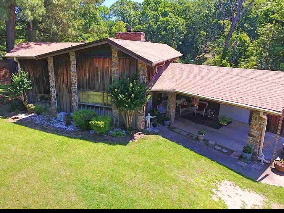 1st image of 324 Riverside Dr