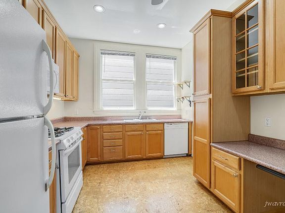 4th image of 1389 Waller St