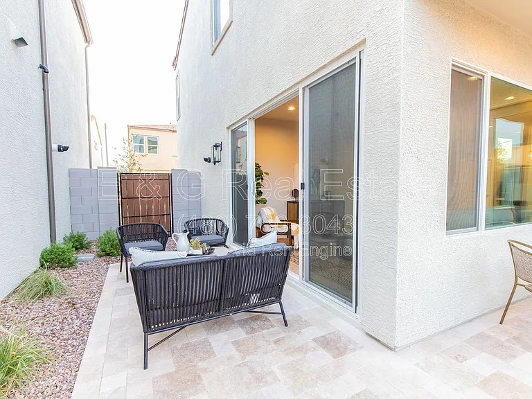 3705 E Flower St — Photo 13