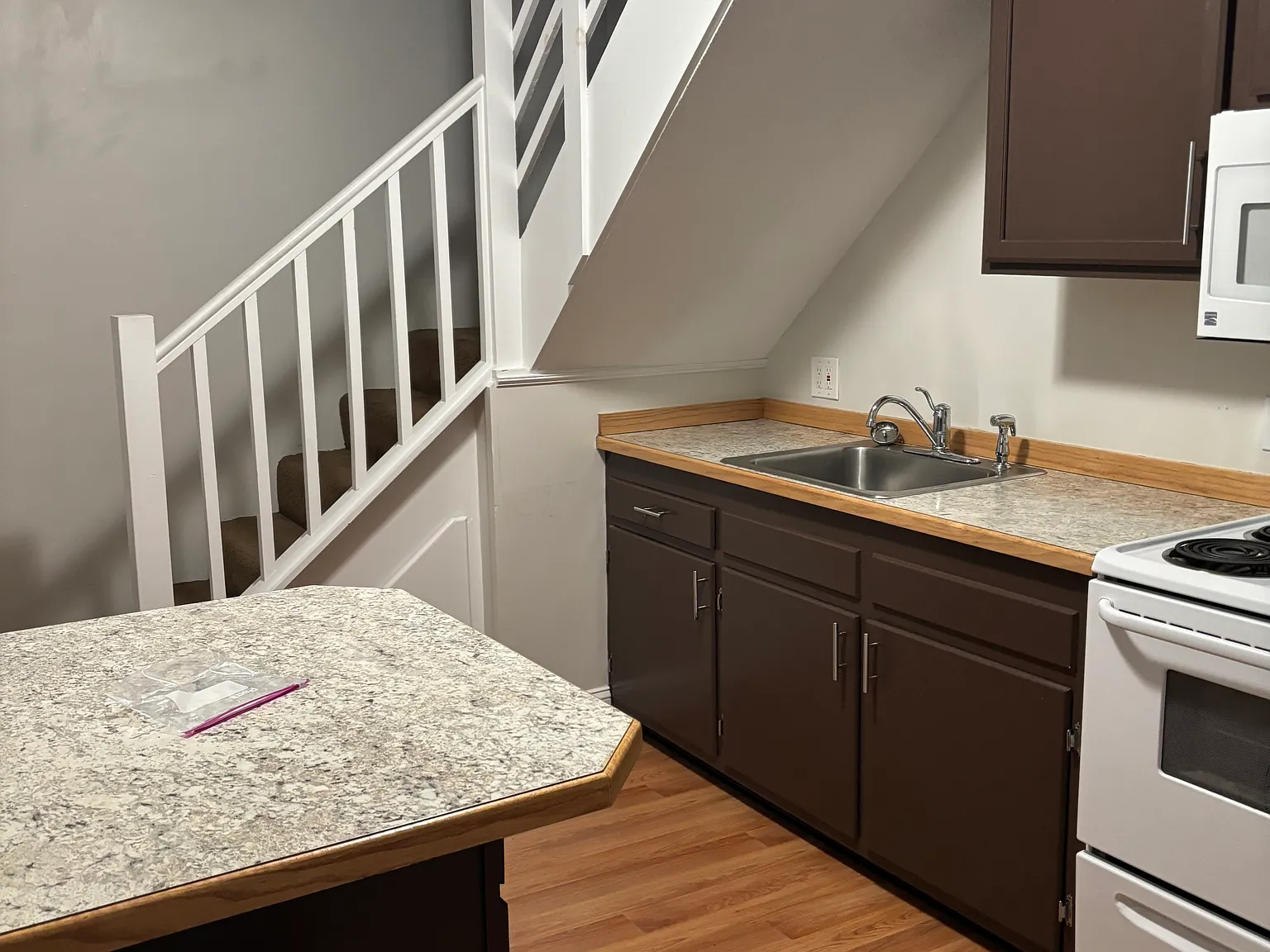 Studio, 450 sqft, $1,400 — Photo 2