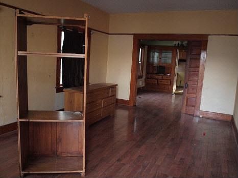 3rd image of 881 N Towne Ave