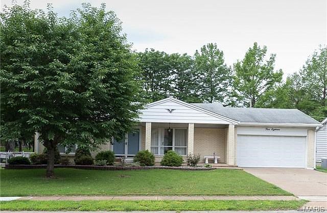 1st image of 418 Coachway Ln