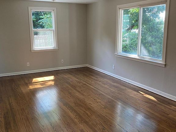 4th image of 1002 Skyview Dr