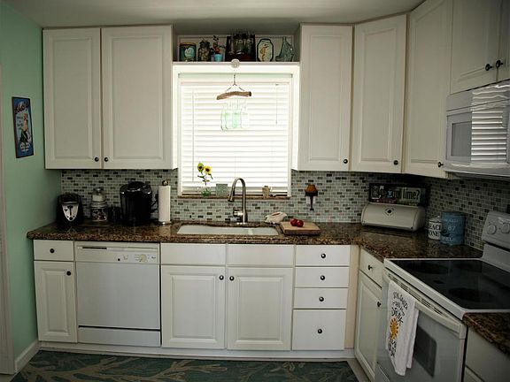 5th image of 301 Lake Shore Dr APT 510