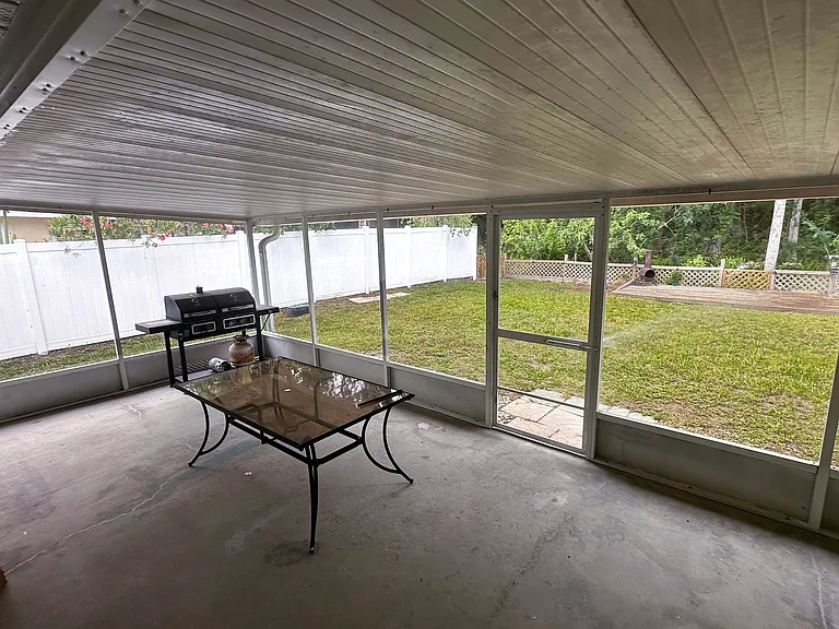 Large screened patio for entertaining