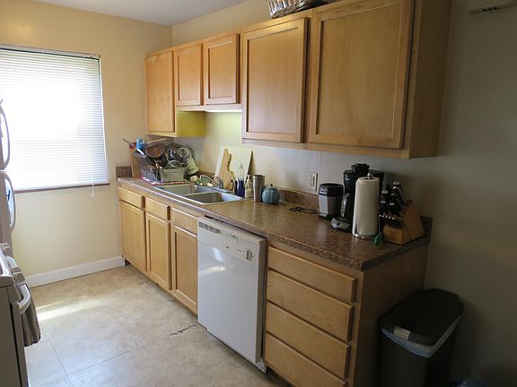 5th image of 4655 N High St