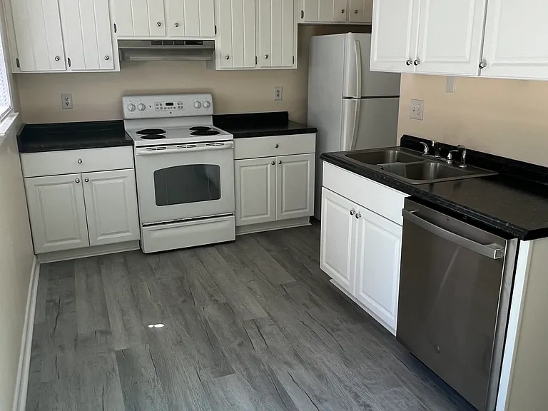 323 E Blackstock Rd #11 — Photo 6
