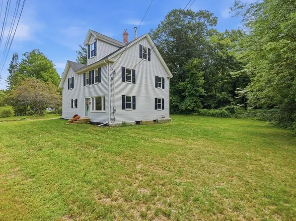 169 Quinapoxet St, Jefferson, MA 01522