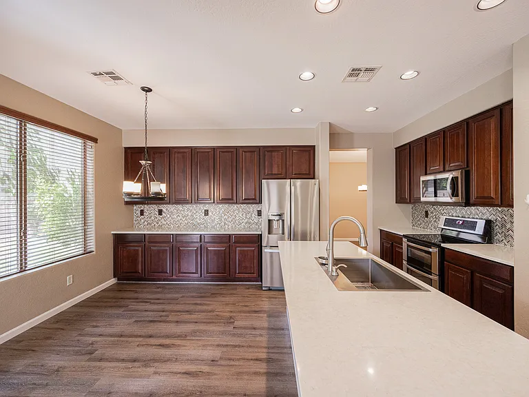 6539 W Jomax Rd — Photo 7