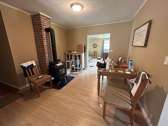 4th image of 131 Lansworth Dr