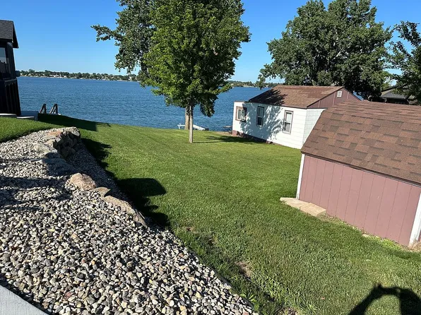 5471 S Shore Dr, Chester, SD 57016