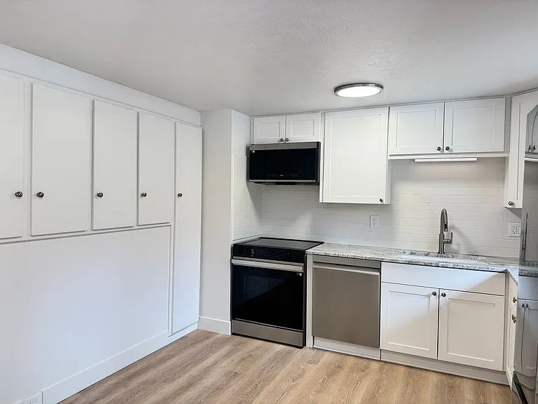 1505 Linden Ave — Photo 6