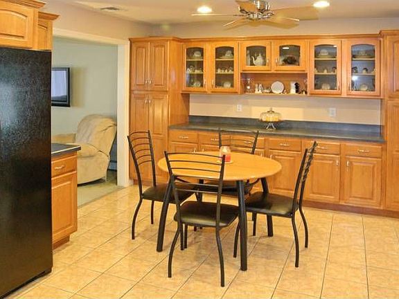 Eat In Kitchen