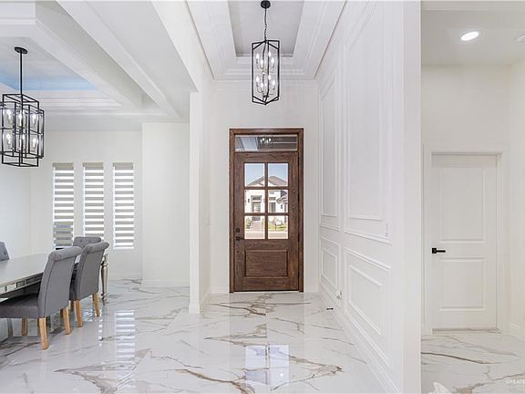 2nd image of 907 Azalea St