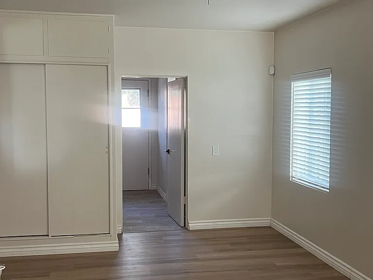 4243 Monroe St — Photo 12