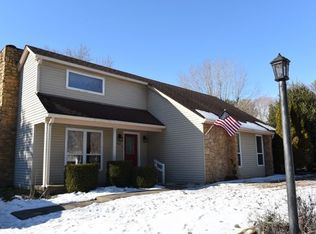 919 Castle Heights Rd, Bowling Green, KY 42103