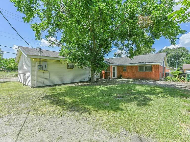 12002 Palmcroft St — Photo 15