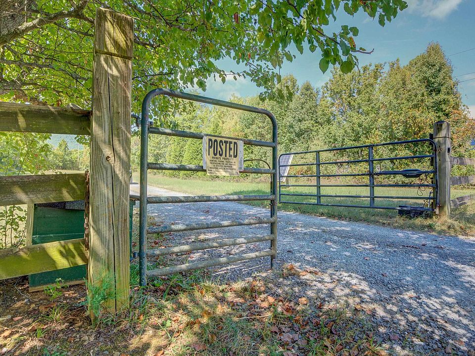 1st image of 372 Williams Creek Ln
