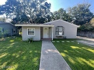 1229 Oliver St, Pascagoula, MS 39567