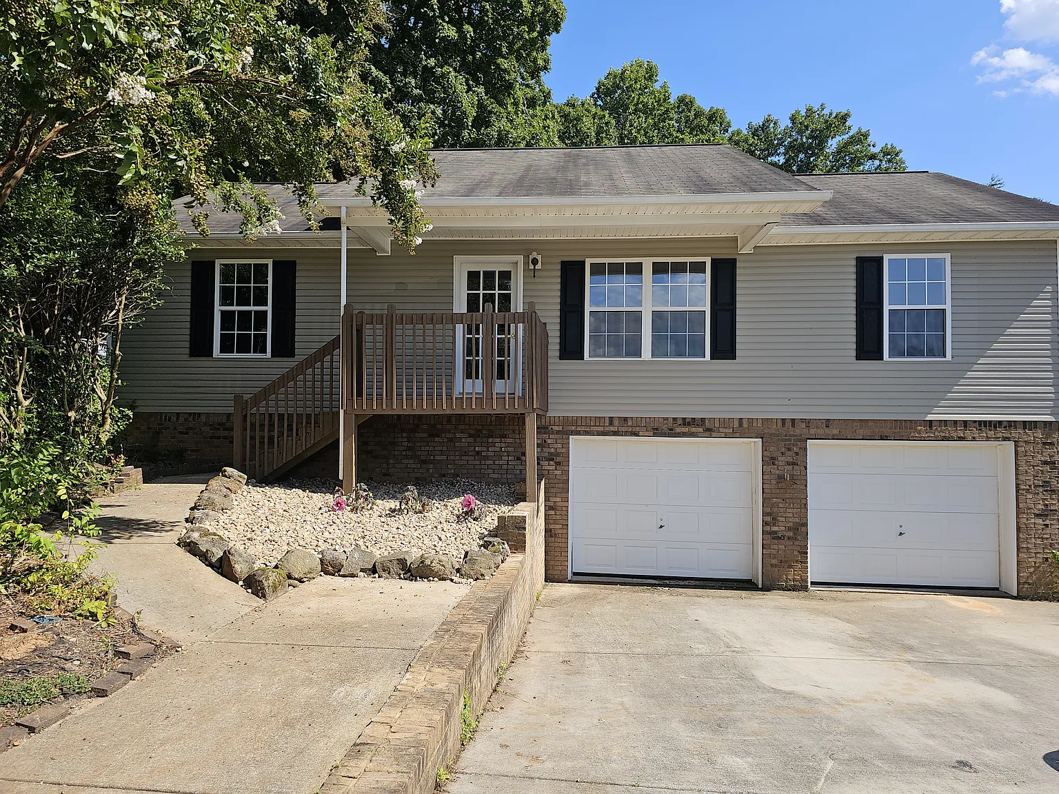 3 bed, 1400 sqft, $2,495 — Photo 4