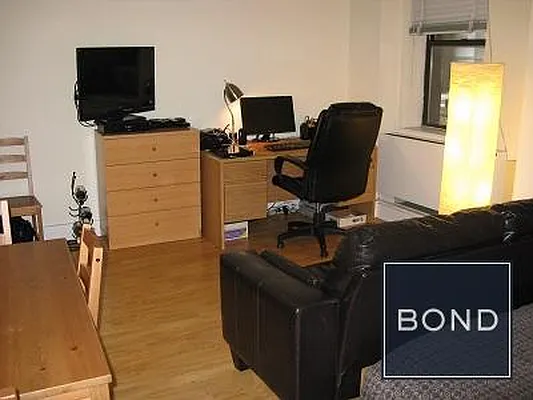 Rented by Bond New York | media 28