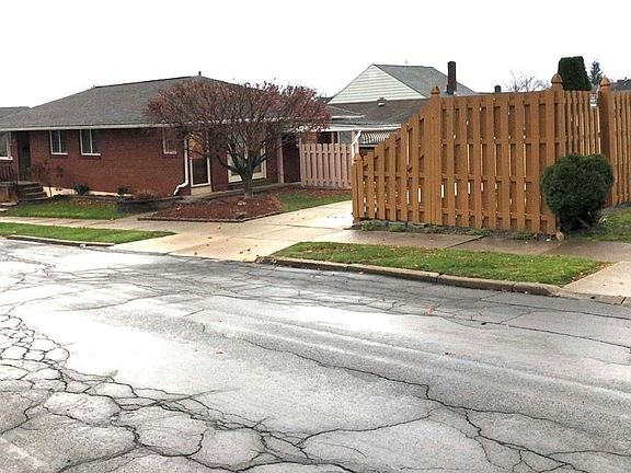 4th image of 417 Odell Ave
