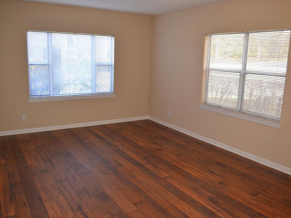 1st image of 611 Club Pkwy