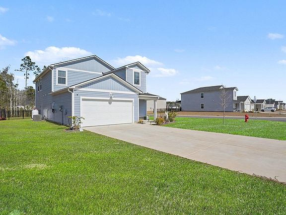 3rd image of 224 Saddle St