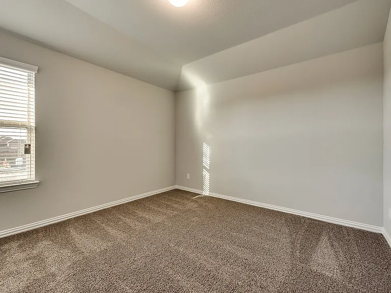 15925 Holly Crk — Photo 23