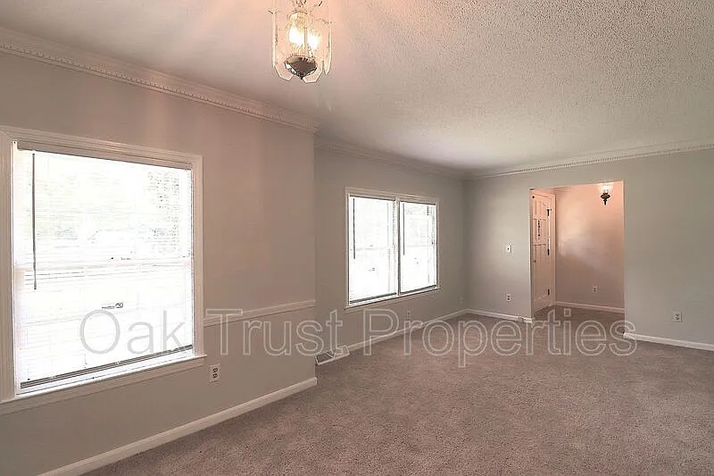 3 bed, 2.0 bath, 1514 sqft, $1,950 — Photo 3