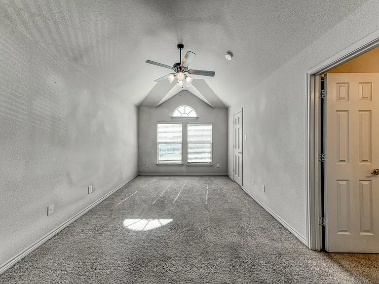 5716 Sleepy Creek Ln — Photo 26