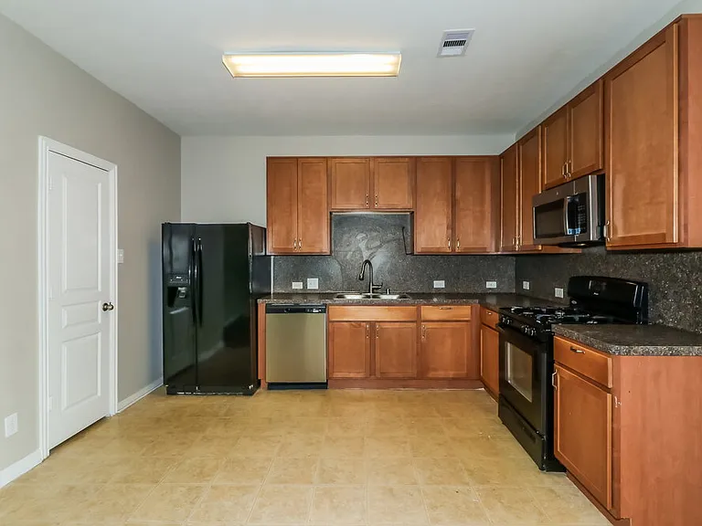 8119 Almera Falls Dr — Photo 6