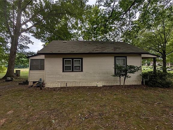 4th image of 4323 Holly Spring Rd