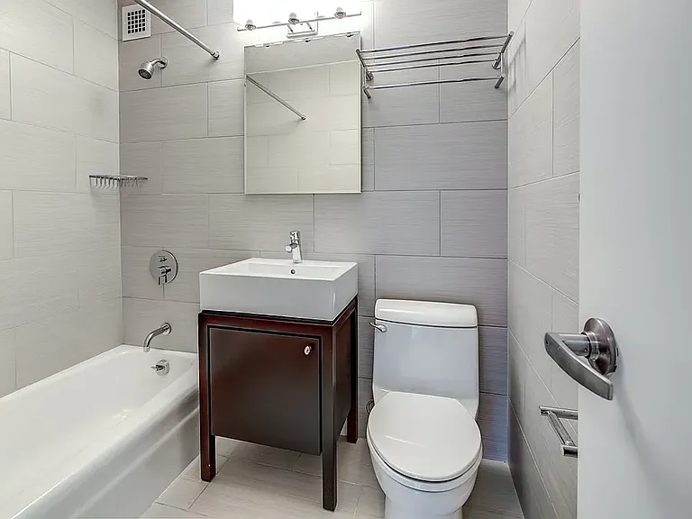 470 2nd Ave #17-A — Photo 4