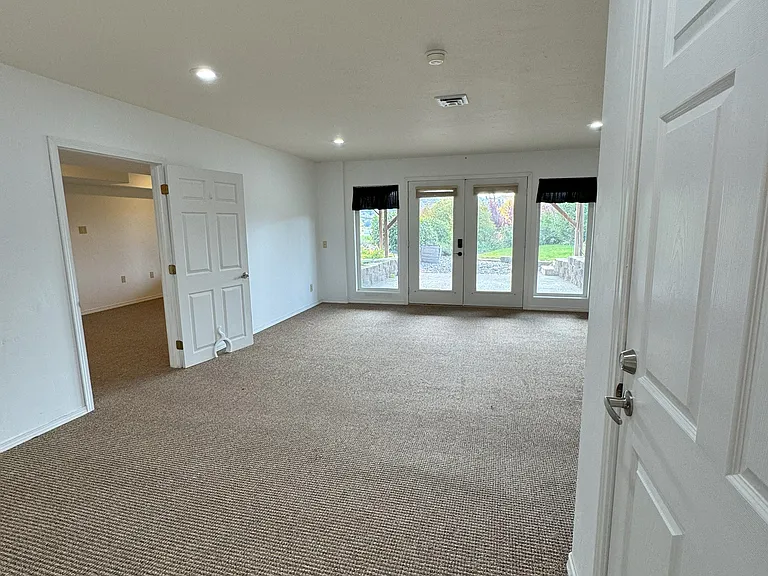 402 Sunridge Ave — Photo 11