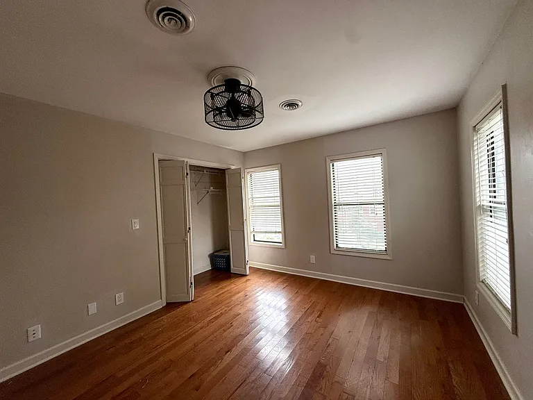 932B Russell St — Photo 26