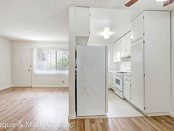 5th image of 422 Hill St APT 3