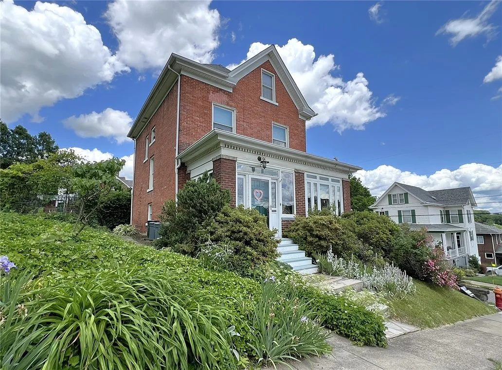 41 Grant St photo 1