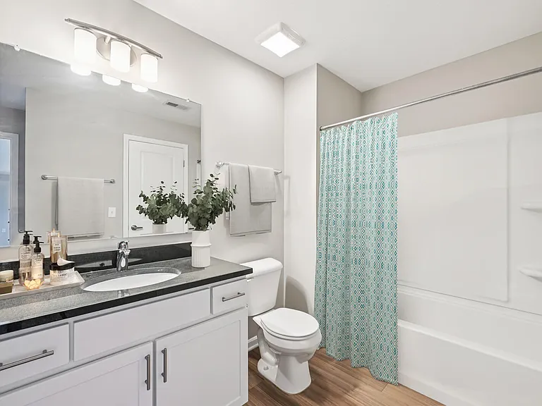 District at Linworth — Photo 10
