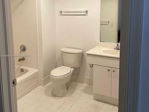 5th image of 10 Aragon Ave Suite 1013