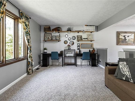 3rd image of 8104 Barbara Dr