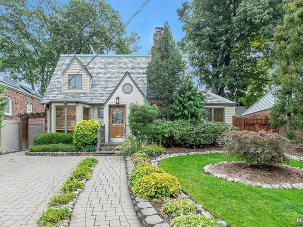 780 Morningside Ln, Ridgefield, NJ 07657