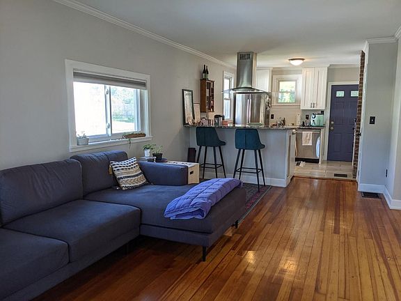4th image of 4920 Laurel Ave