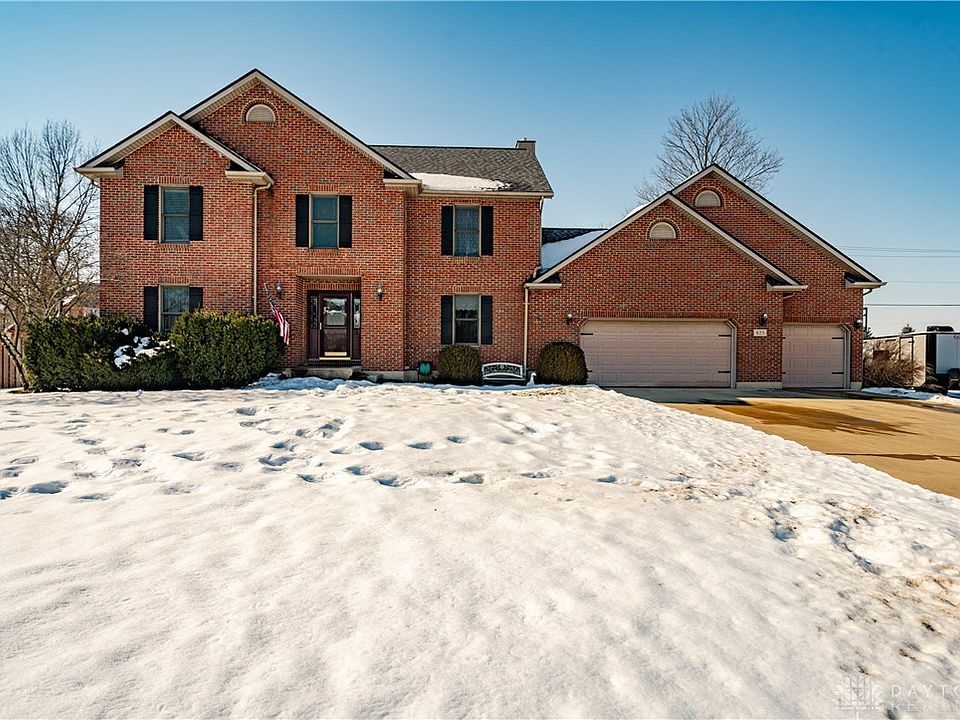 1st image of 825 Chaucer Ln