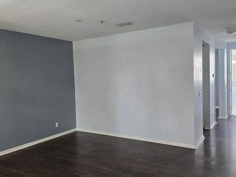 4261 E Main St — Photo 15